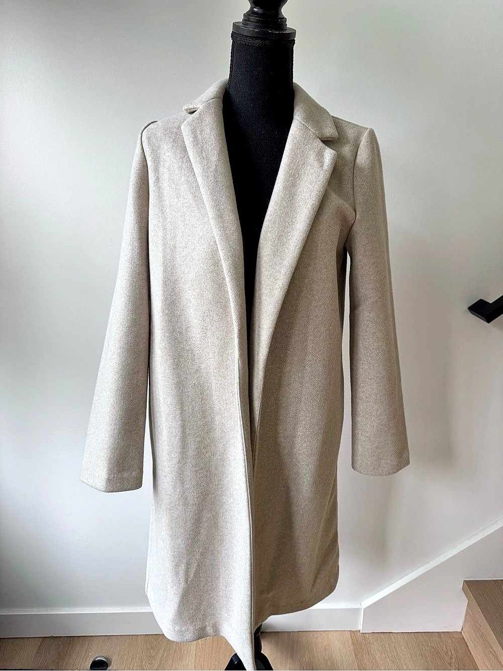 NEW ZARA Longline Lapel Coat in Cream Size Small